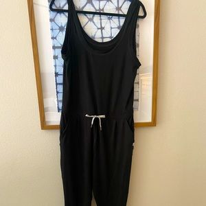 Vuori women’s jumpsuit: excellent condition; size medium